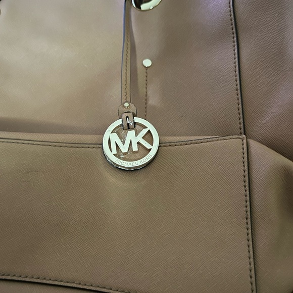 Michael Kors purse - Picture 3 of 5